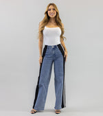 Cargar imagen en el visor de la galería, Jeans BEBE elasticado Azul con Lineas
